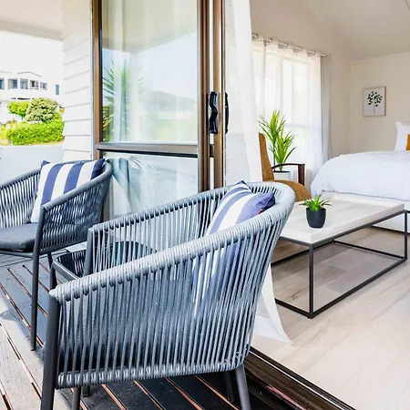 Spacious, Breezy Studio Apartment, Moments From Downtown And Beach Mount Maunganui Exterior photo