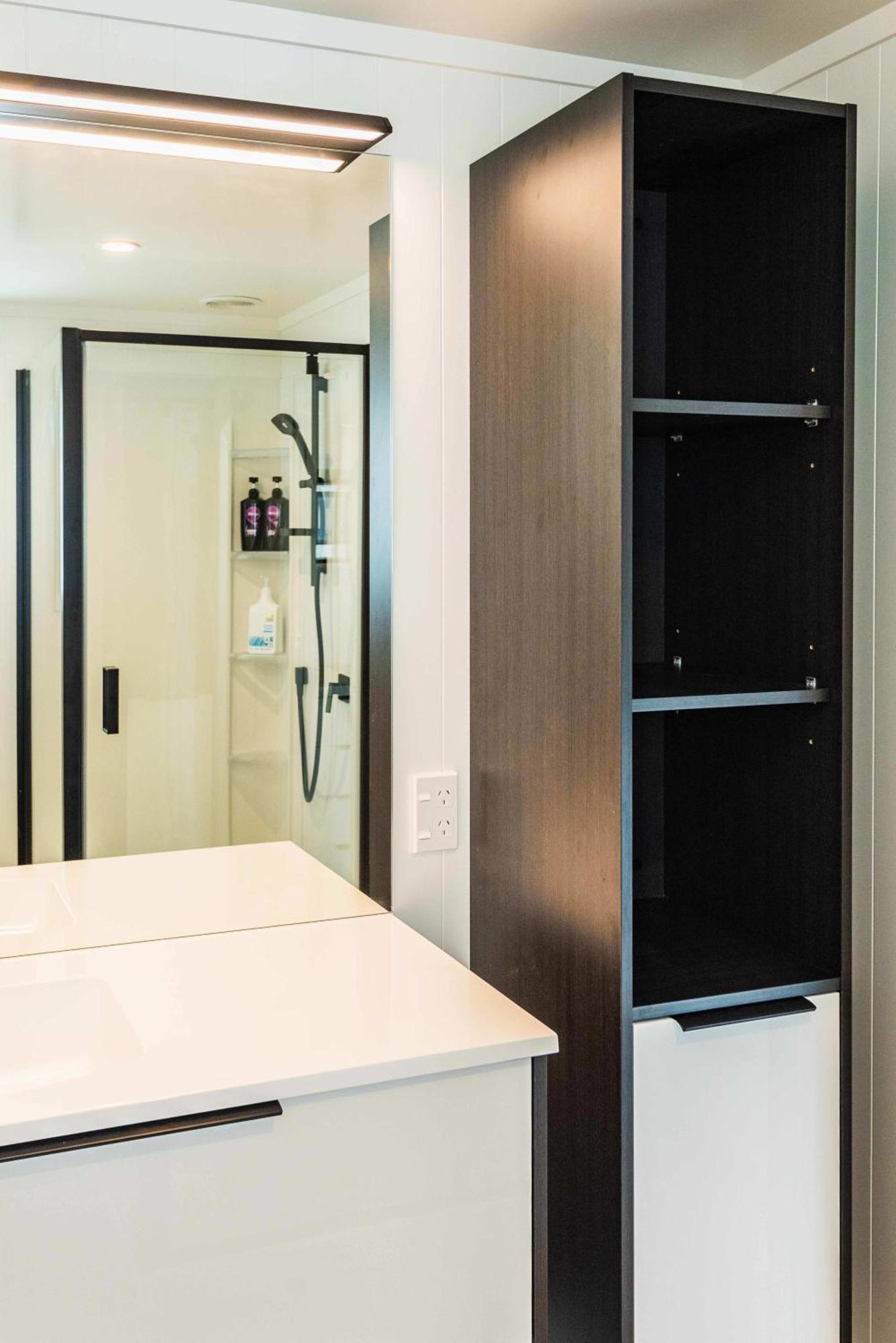 Spacious, Breezy Apartment, Moments From Downtown And *