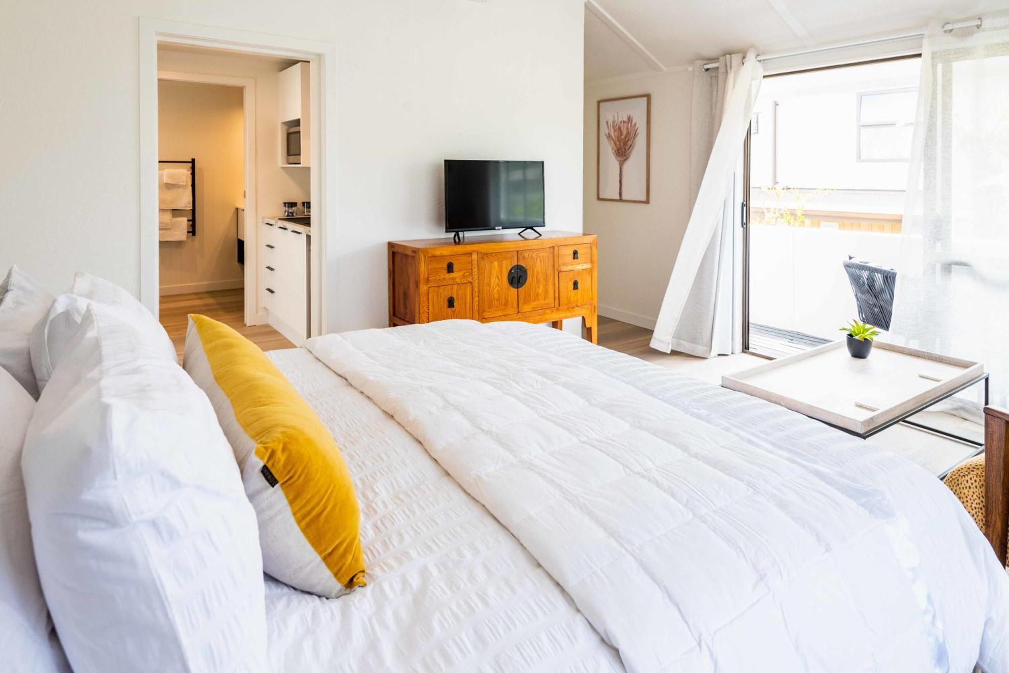 Spacious, Breezy Apartment, Moments From Downtown And Mount Maunganui