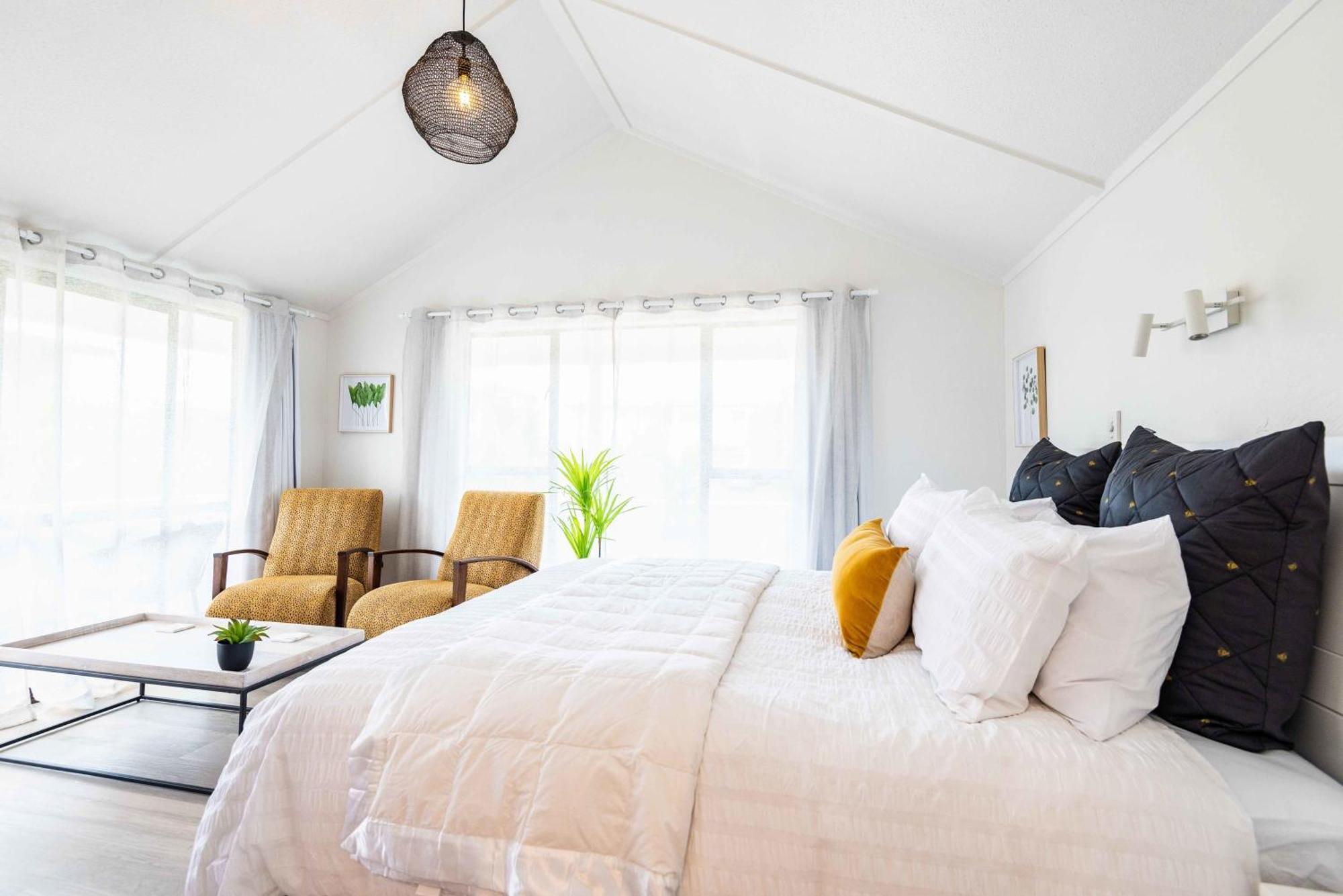 Spacious, Breezy Apartment, Moments From Downtown And Mount Maunganui